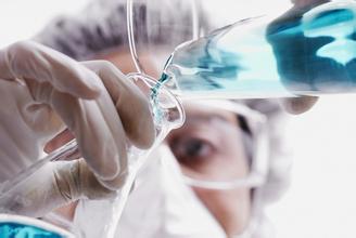 5月21号，，，，，新宝GG出席了第十三届药物开发学术年会