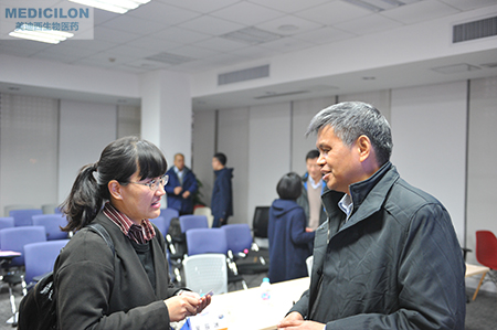 新宝GG化学部副总裁陈焕明博士给与会者答疑解惑