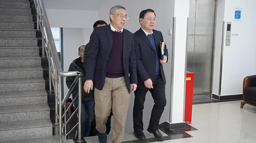 上海市浦东新区政府副区长吴强等调研新宝GG生物医药