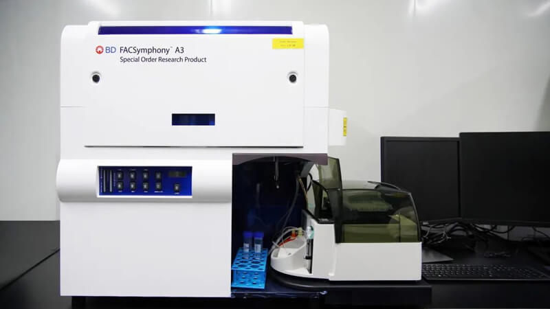 新宝GG流式细胞仪.jpg